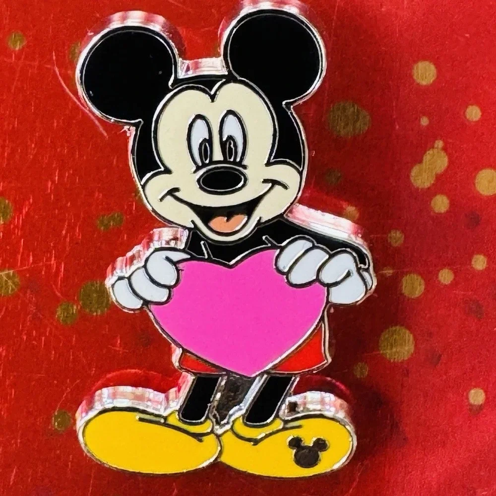 Disney Pin Hidden Mickey Mouse Holidays Valentine's Day 2024 Pink Heart Love